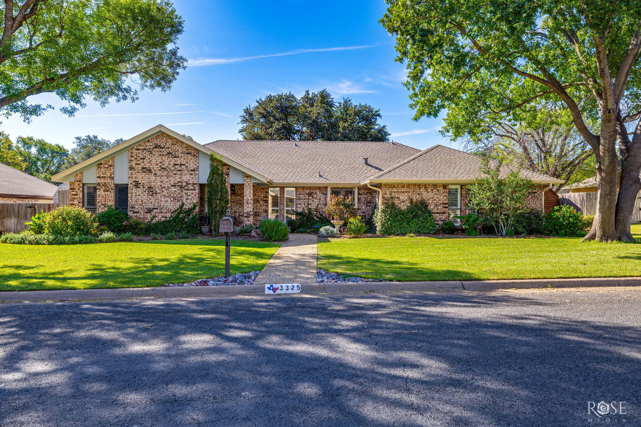 3325 Grandview Drive Property Photo 1