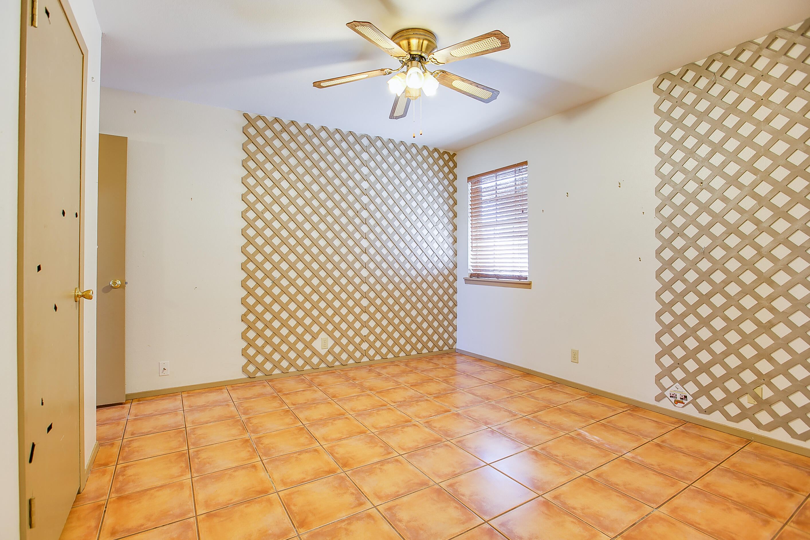 3714 Honeysuckle Lane Property Photo 8
