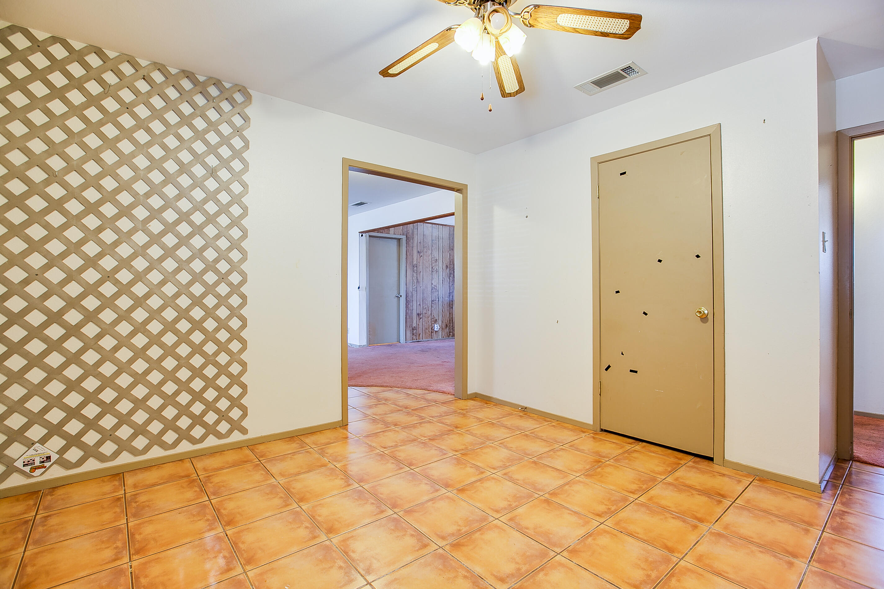 3714 Honeysuckle Lane Property Photo 9