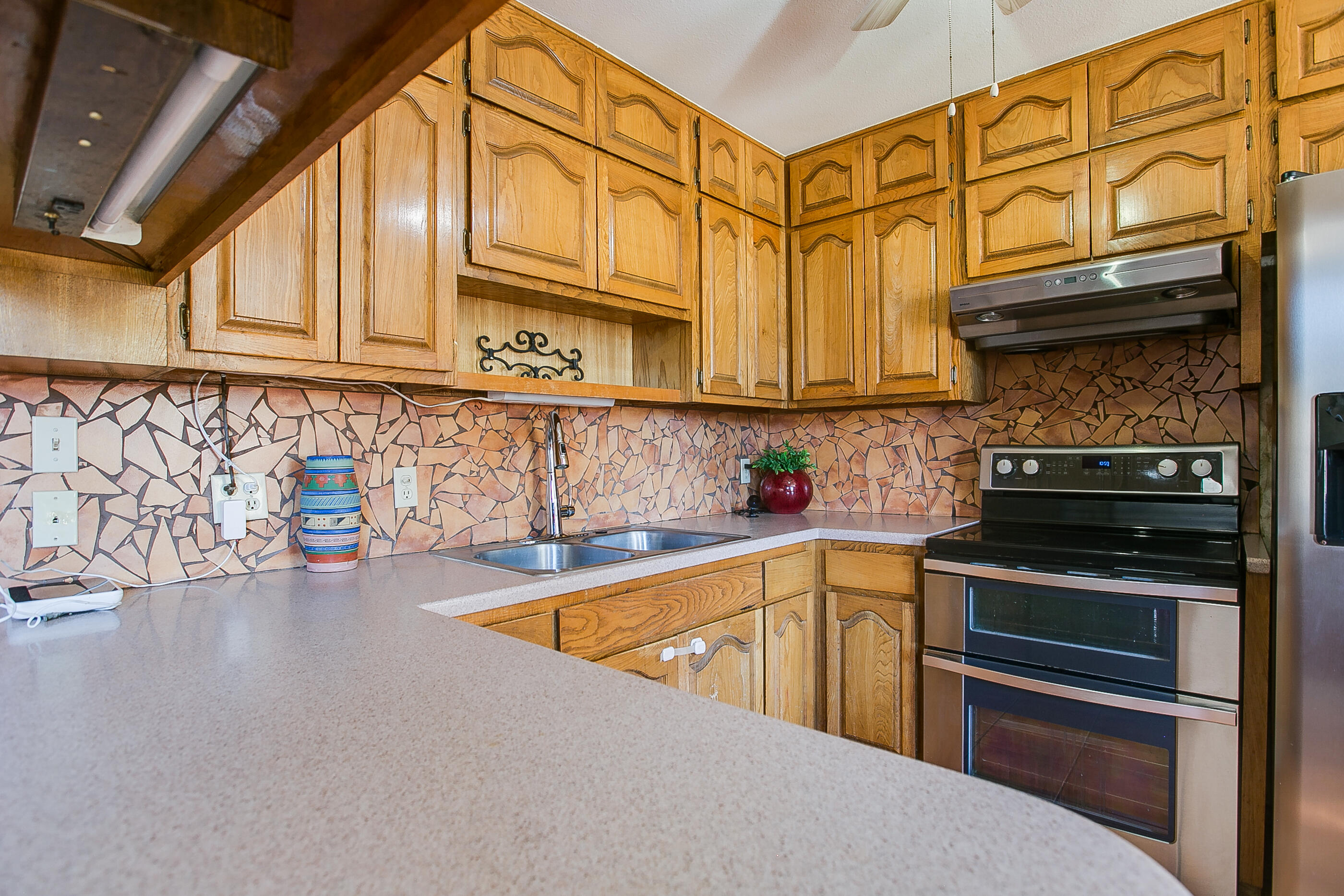 3714 Honeysuckle Lane Property Photo 17