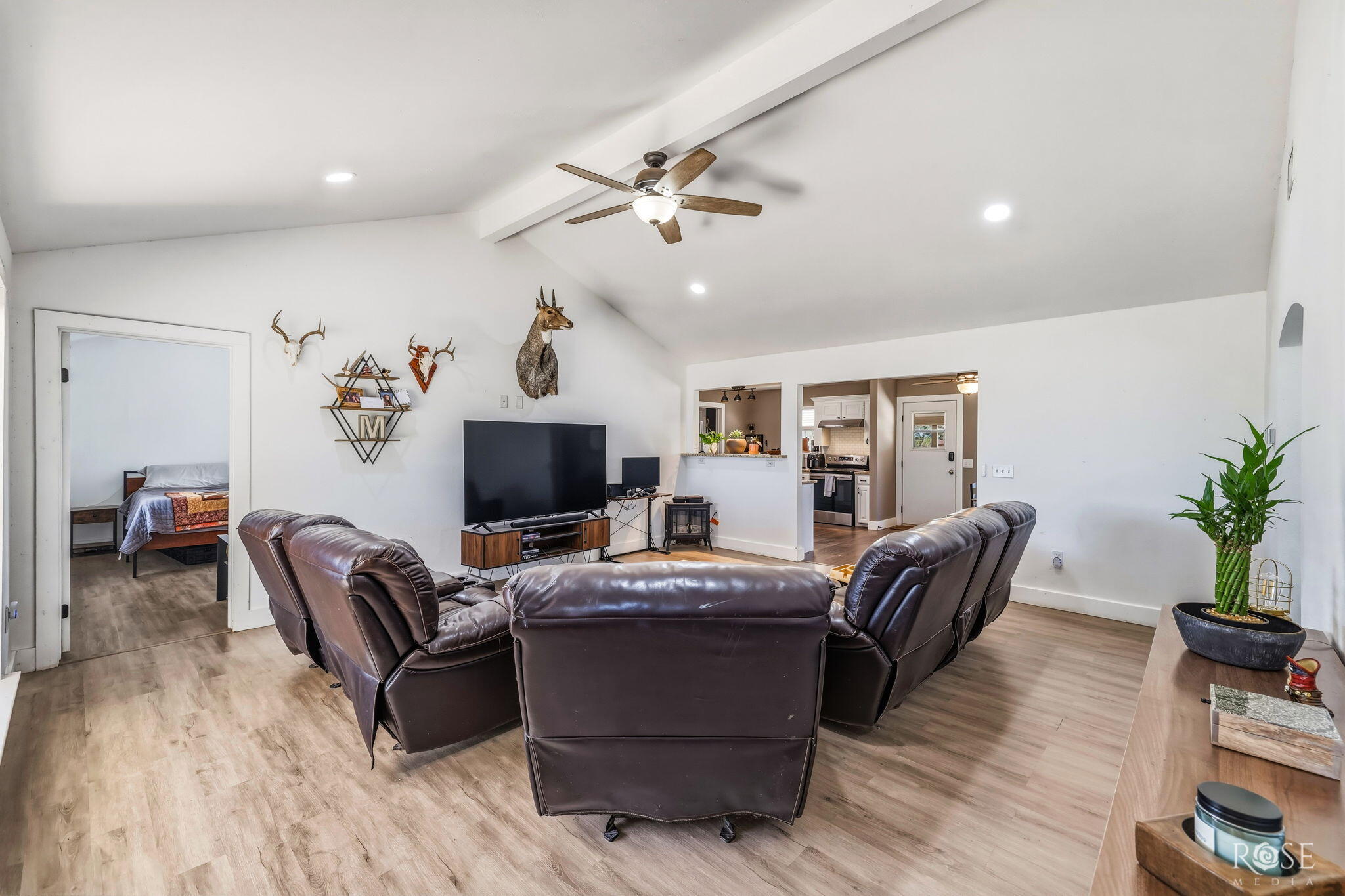 5713 Grape Creek Road Property Photo 4
