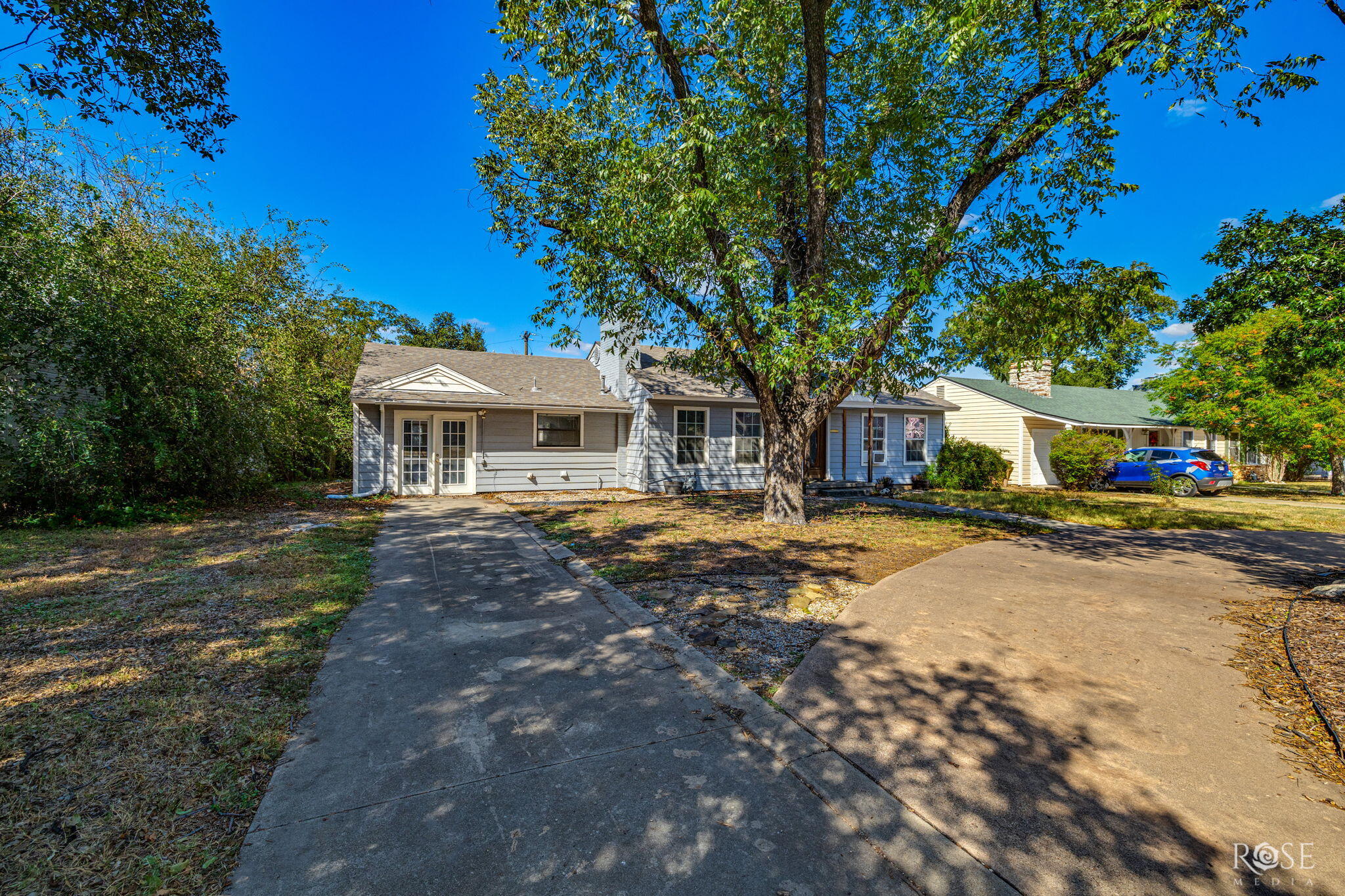 2312 Live Oak Street Property Photo 1