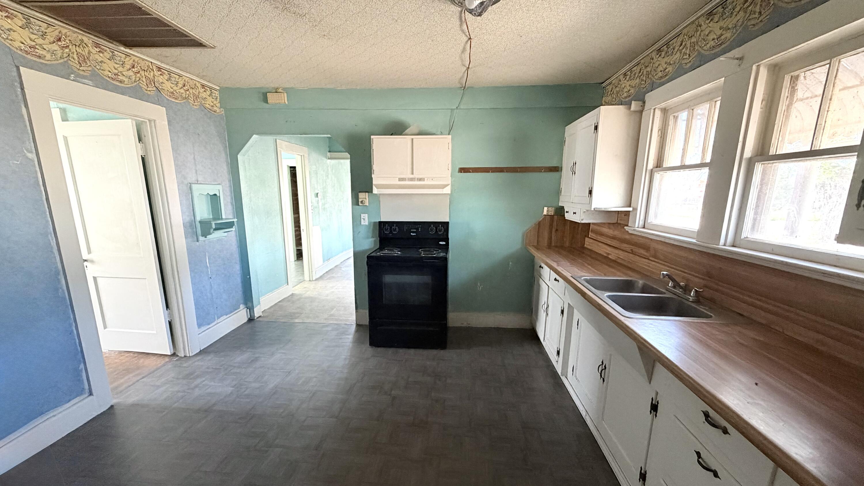 22 W 12th Street Property Photo 6