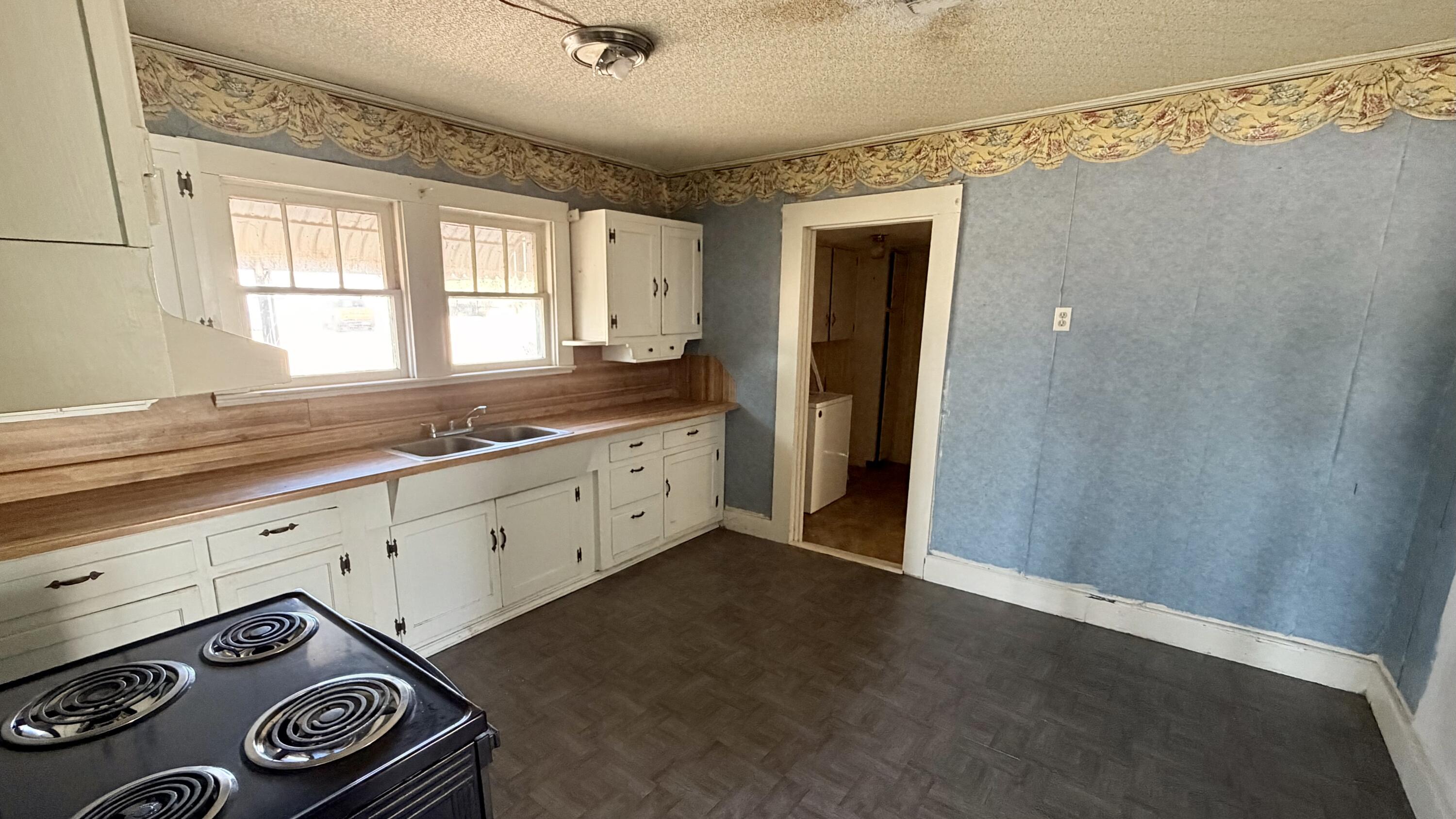 22 W 12th Street Property Photo 7