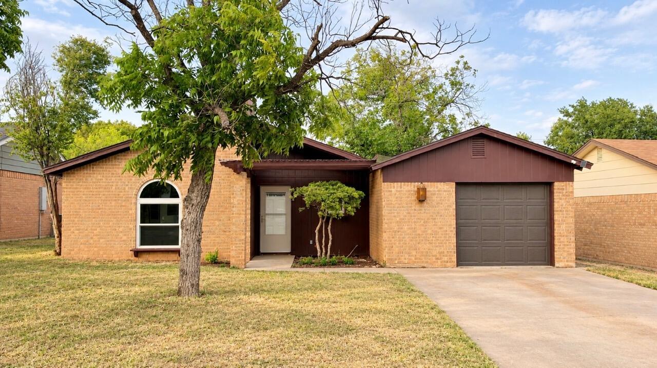 2756 Eunice Drive Property Photo 1