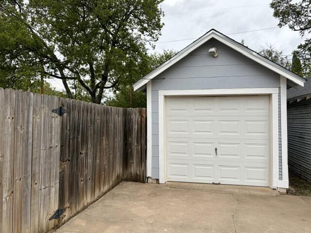310 N Monroe Street Property Photo 13