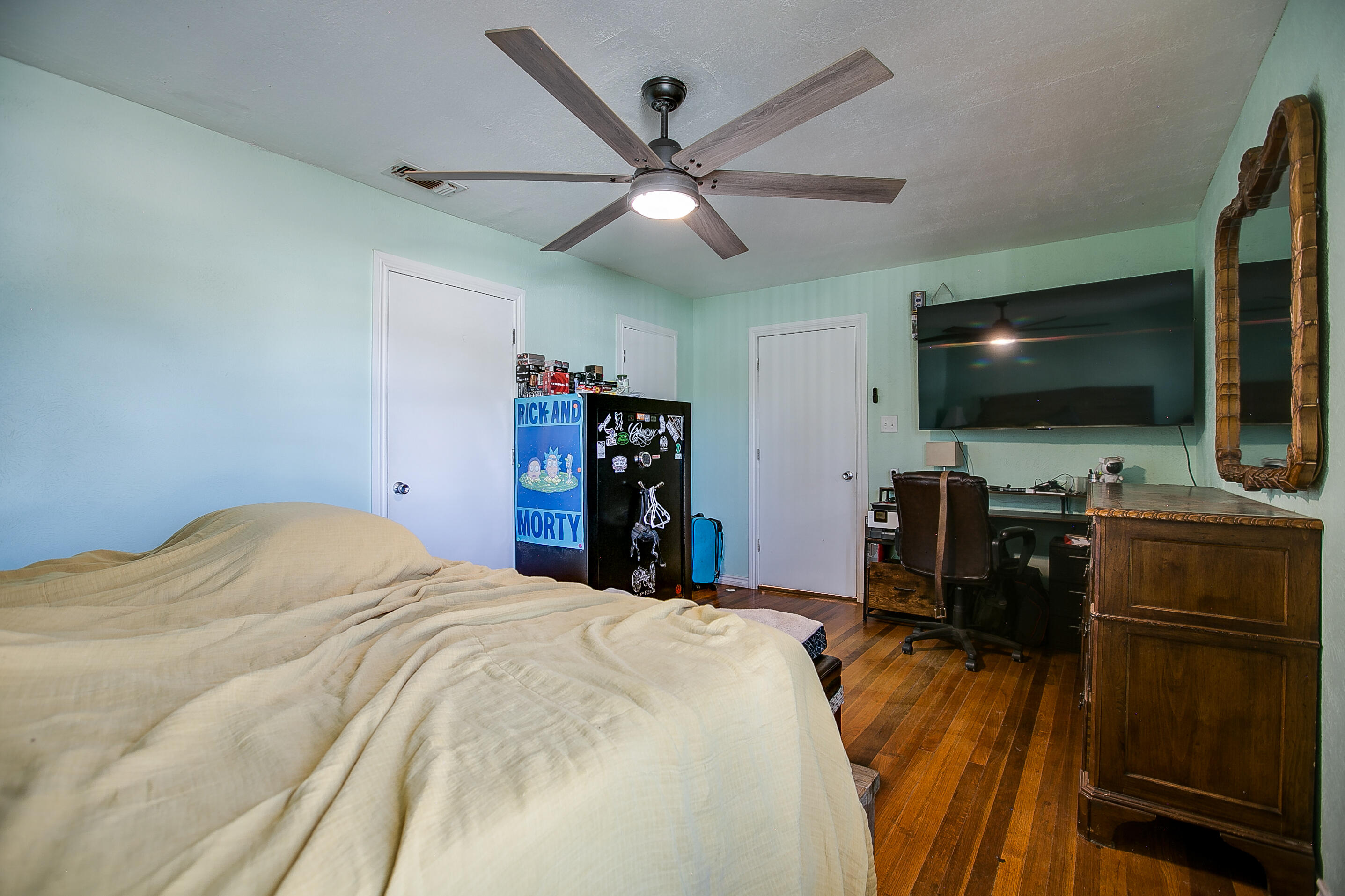 405 W 18th Street Property Photo 14