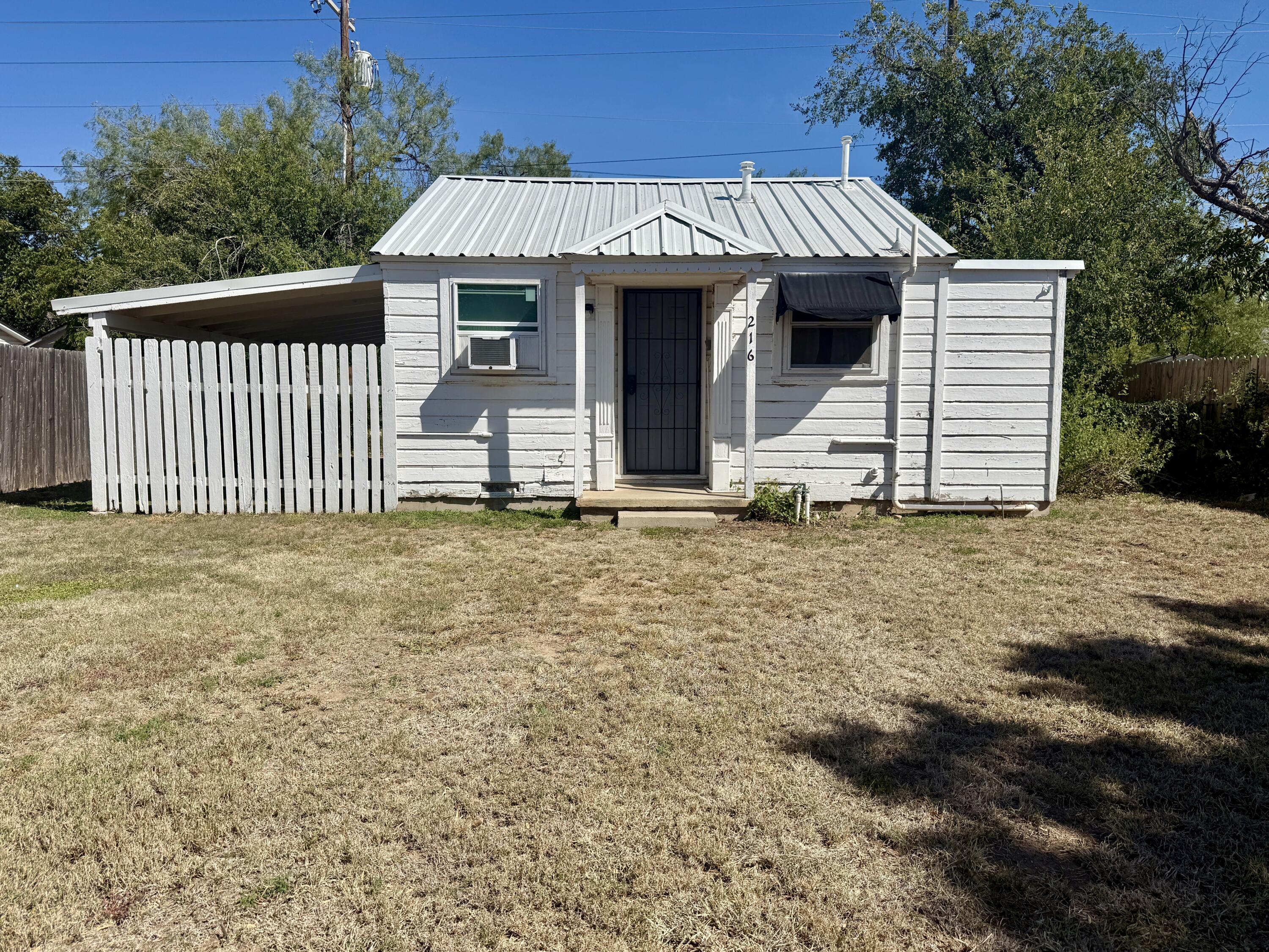 216 S Jackson Street Property Photo 2