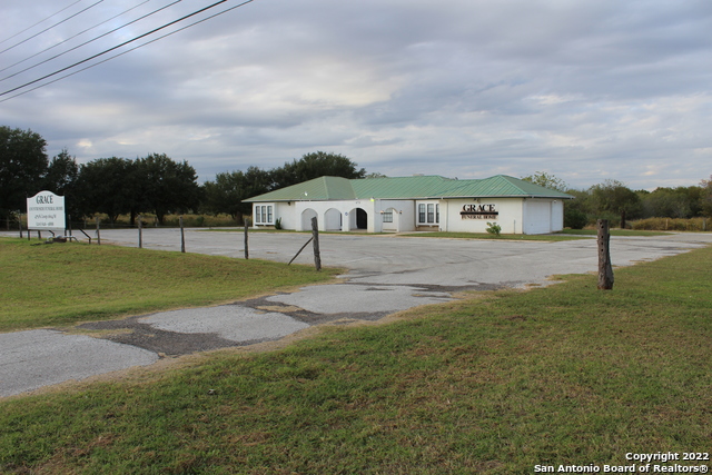 479 S TX-1604-LOOP W Property Photo 1