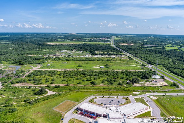 16196 S Us Highway 281 Property Photo 1