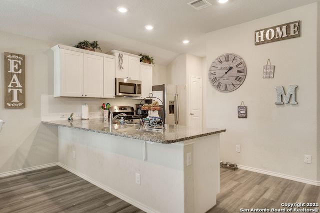 14815 Berkshire Way Property Photo 4