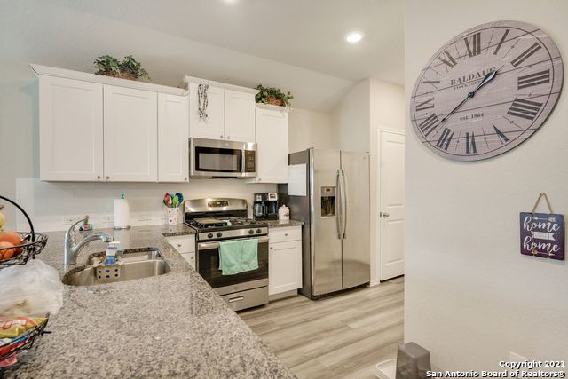 14815 Berkshire Way Property Photo 5