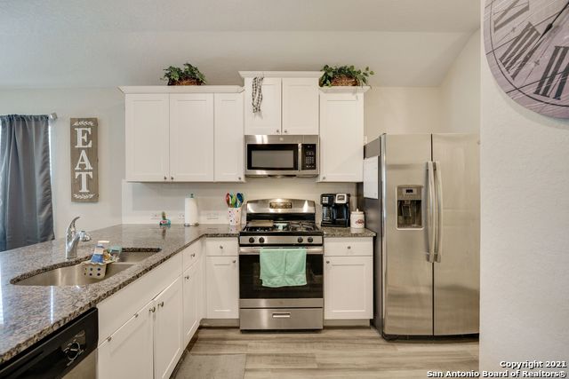 14815 Berkshire Way Property Photo 6