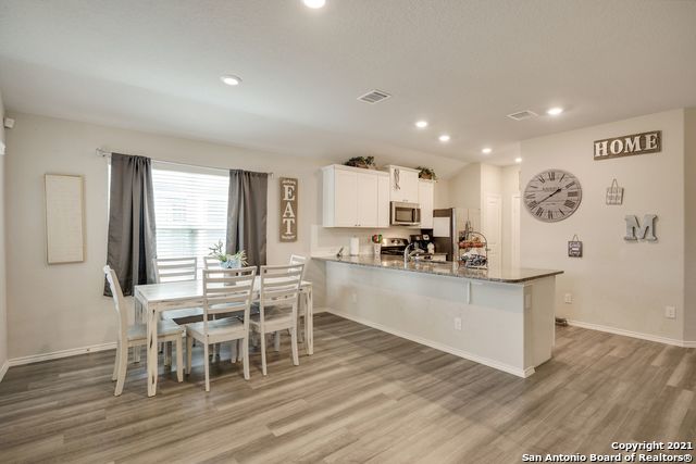 14815 Berkshire Way Property Photo 8