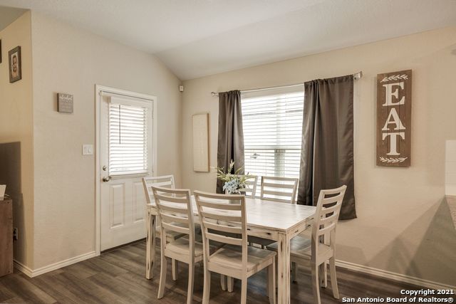 14815 Berkshire Way Property Photo 9
