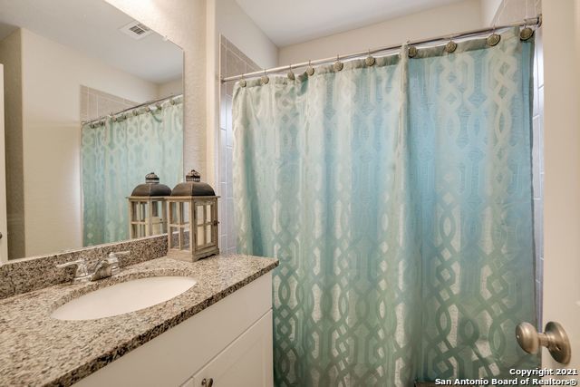 14815 Berkshire Way Property Photo 19