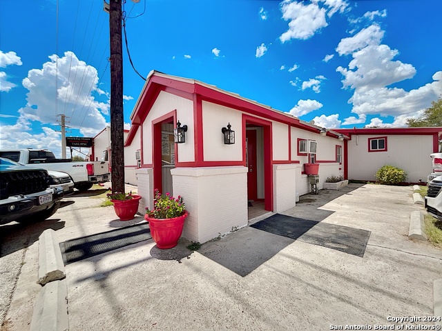 3047 S Highway 16 Property Photo 2