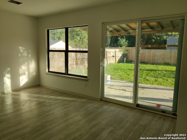 9870 Sunset Pl Property Photo 5