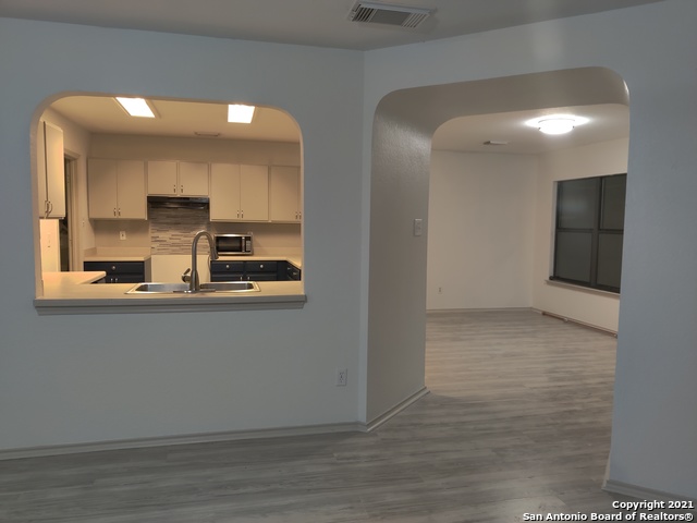 9870 Sunset Pl Property Photo 7