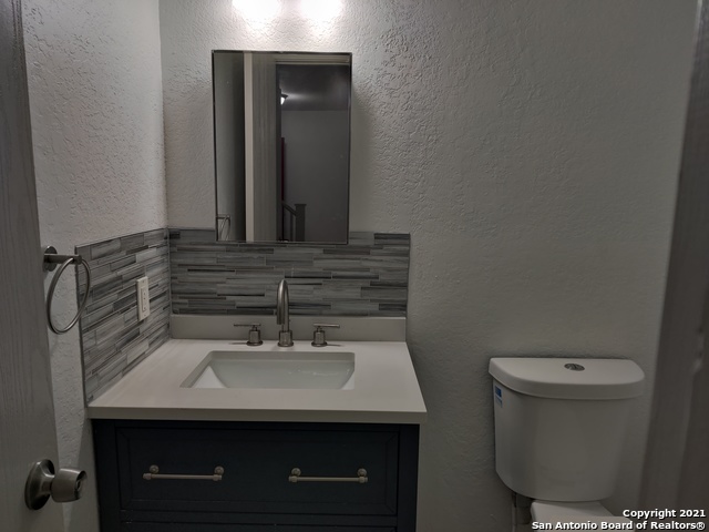 9870 Sunset Pl Property Photo 12
