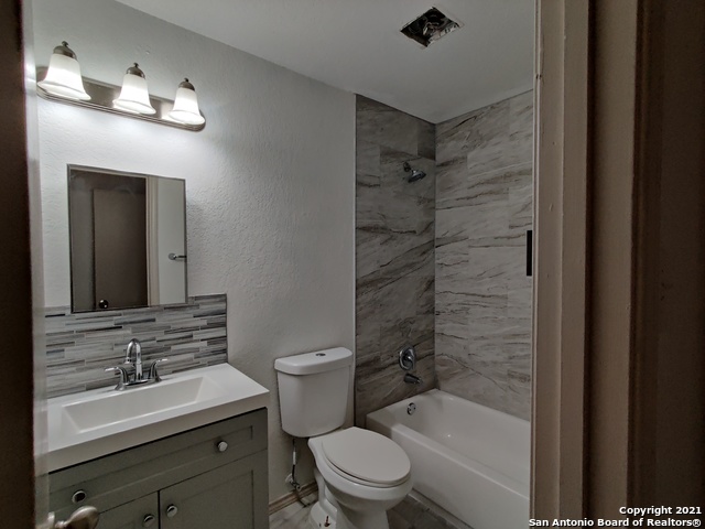 9870 Sunset Pl Property Photo 14