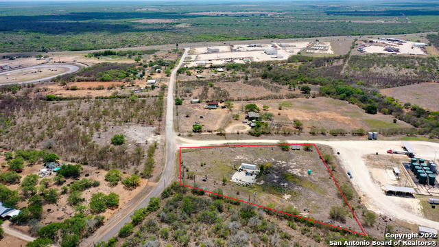 447 Pullins Rd Property Photo 3