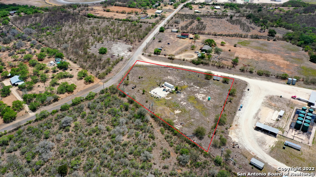 447 Pullins Rd Property Photo 4