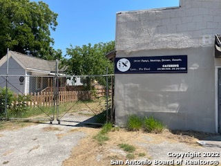 1111 Buena Vista St Property Photo 3