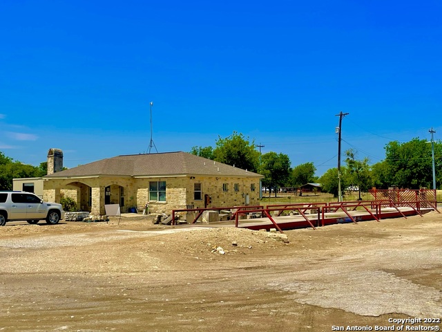 8635 S Loop 1604 E Property Photo 3