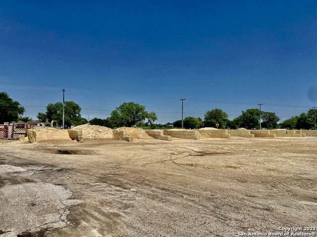 8635 S Loop 1604 E Property Photo 6