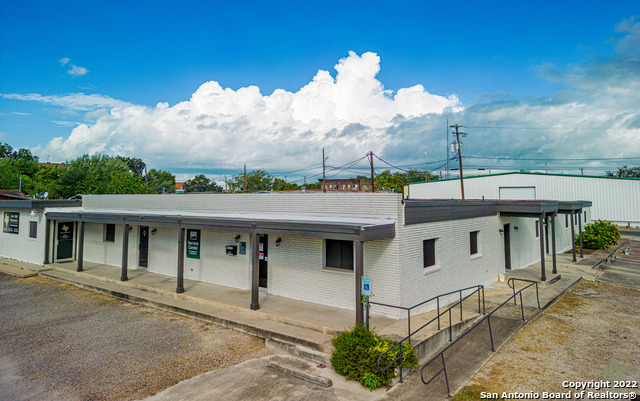 200 Bowie St Property Photo