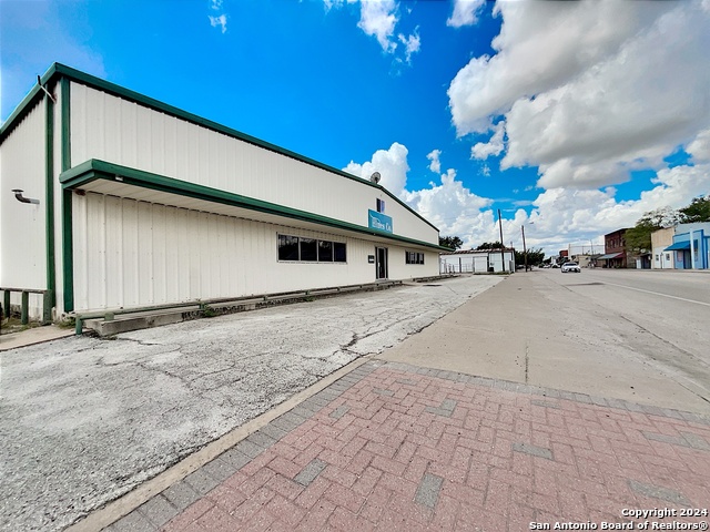 201 Houston St Property Photo 3
