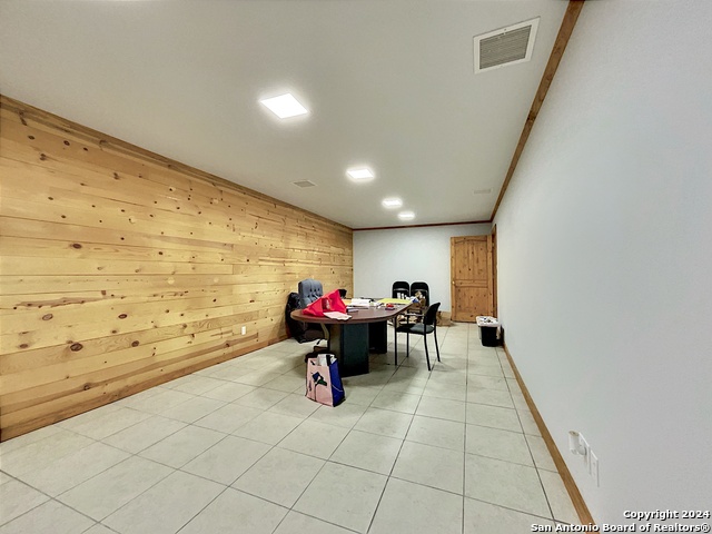 201 Houston St Property Photo 9