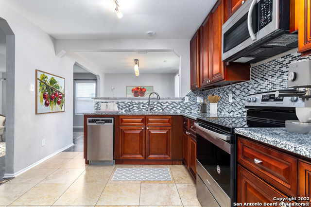 9359 Maple Silver Property Photo 13