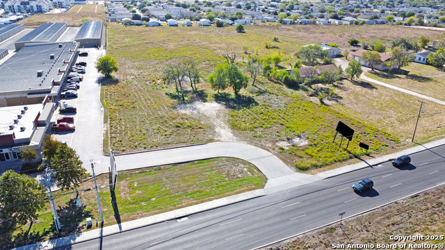 2050 N Interstate 35 Property Photo 2