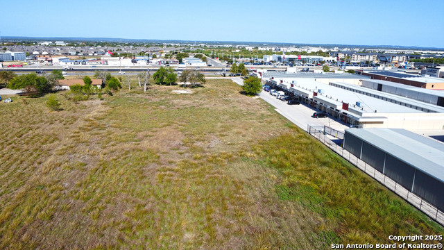 2050 N Interstate 35 Property Photo 7
