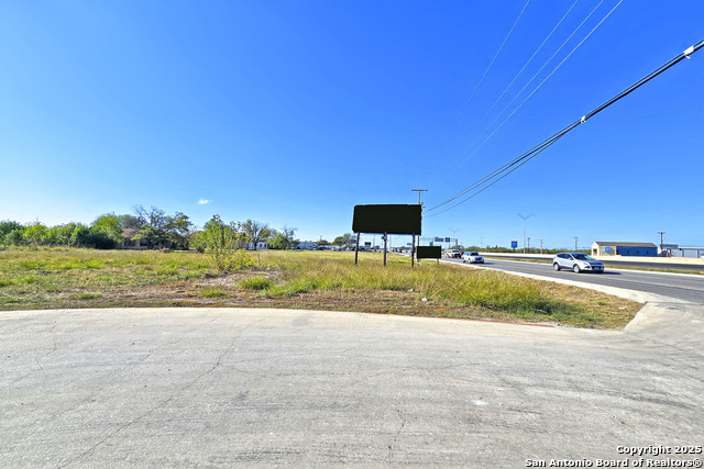 2050 N Interstate 35 Property Photo 14