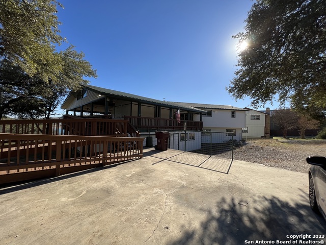 119 Cedar Tree Ln Property Photo 8