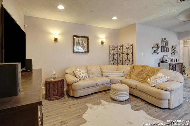 402 Hermine Blvd Property Photo 18