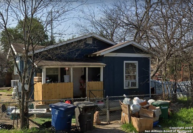 1108 Rivas St Property Photo 2