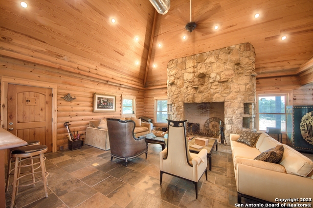 514 Centerfork Rd Property Photo 2