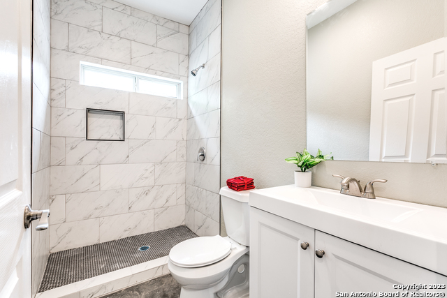 941 W Myrtle St Property Photo 10