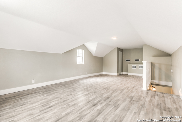941 W Myrtle St Property Photo 13