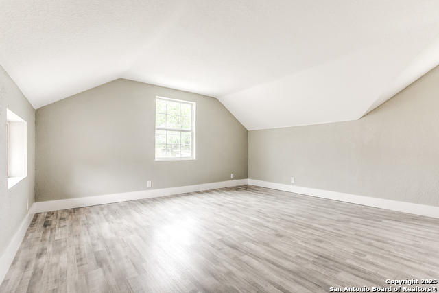 941 W Myrtle St Property Photo 14