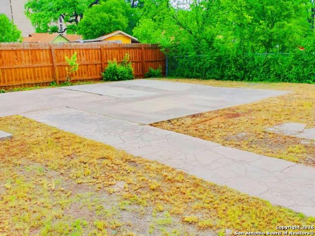 941 W Myrtle St Property Photo 31