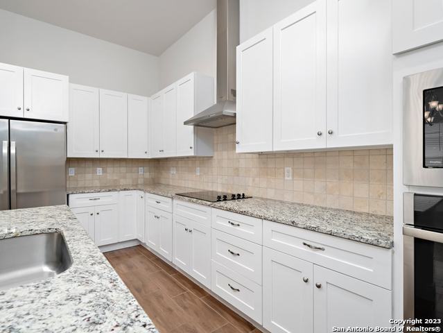 530 Carriage House Property Photo 4