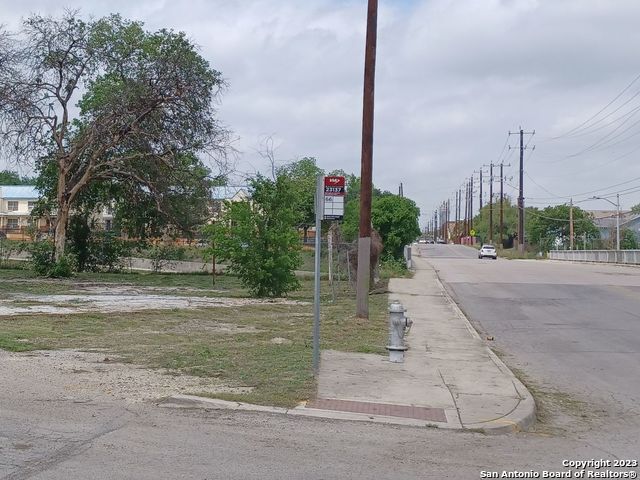 1225 S Brazos St Property Photo 2