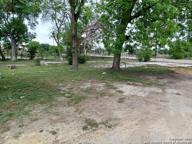 1225 S Brazos St Property Photo 3