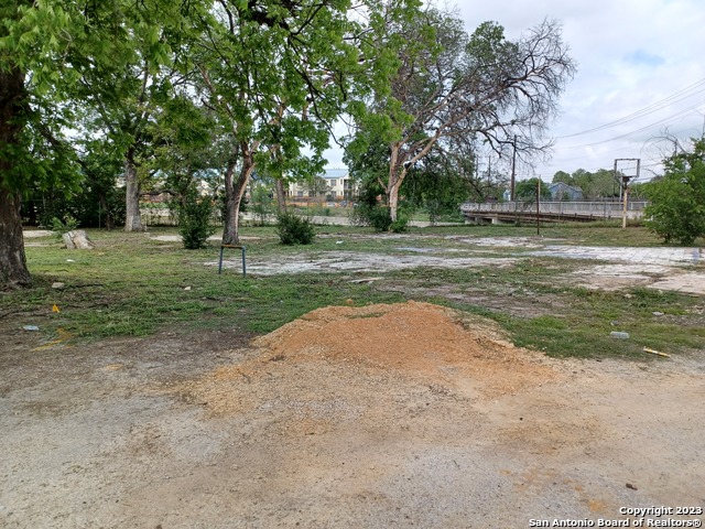 1225 S Brazos St Property Photo 4