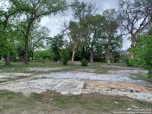 1225 S Brazos St Property Photo 7